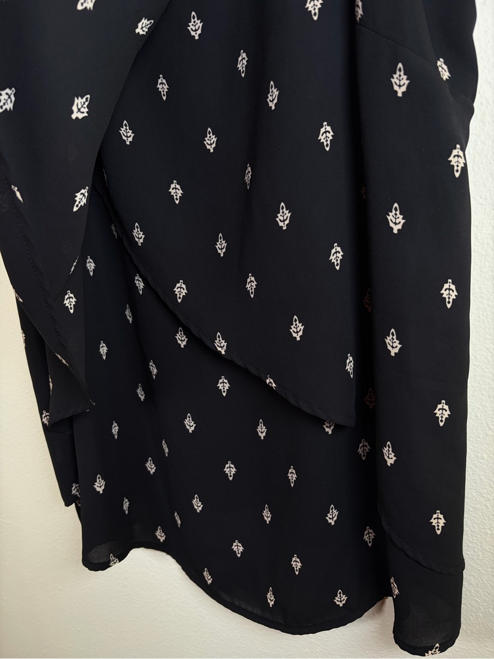 Ava & Viv 0X Black Layered Sleeveless Blouse Ivory Print Plus Size - Picture 2 of 6